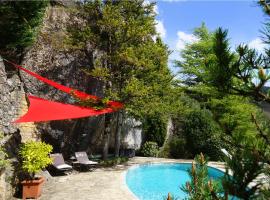 Le Colombier Saint-Véran, hotel in La Roque-Sainte-Marguerite