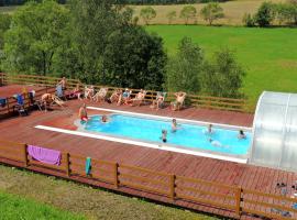 Edwardówka 601-130-636 - lipiec - sierpień - basen w cenie wynajmu domku, hotel with pools in Polańczyk
