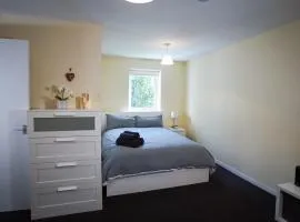 Central studio in quiet area in Newbury, self check-in
