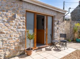 Finest Retreats - The Hideaway - Studio Apartment in Porthleven, hotel in Porthleven