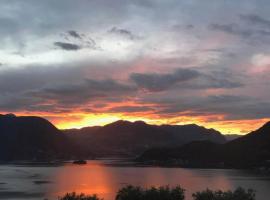 Appartamento vista Lago d'Iseo, hotel v destinaci Sulzano
