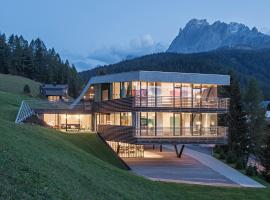 Paramount Alma Suites Sexten, hotel v destinaci Sesto