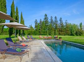 Bastide de Bellegarde, family hotel in Avignon