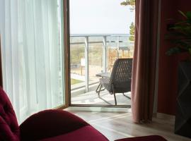 APARTAMENT ELEGANCE RED w Let's Sea Basen&SPA, Hotel in Gąski