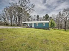 Cozy Hideaway Near Lake Ouachita and Hot Springs!