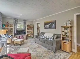 Cozy Home Near Downtown Chapel Hill with Deck!