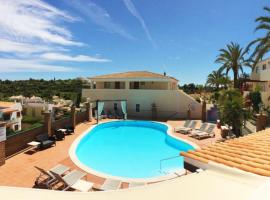 2BR Townhouse w/Pool - Amazing Views, 5mn to Beach by LovelyStay: Ferragudo'da bir otel
