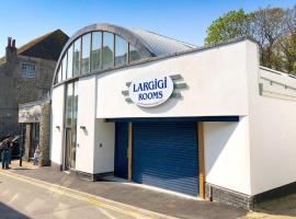 Largigi, Free Parking, Close to the Beach and Town Centre Rooms、ライム・リージスのホテル