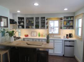 St.James st Teahouse, vacation rental in Kingston