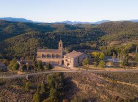 Casa Rural Sant Petrus de Madrona: Pinell de Solsones'te bir otoparklı otel