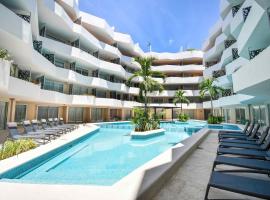 The Gallery Condos Playa de Carmen, hotel cerca de Quinta Alegria Centro Comercial, Playa del Carmen