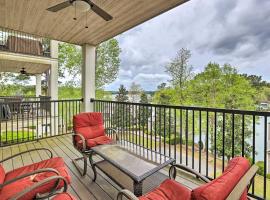 Lakefront Dadeville Condo with Community Boat Dock!、Dadevilleのホテル