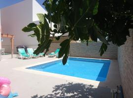 Cabanas de Tavira Conceicao Luxury 4 Bedroom Villa with Private Pool، فندق رفاهية في كاباناس دي تافيرا