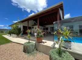 Blue Fattoria Luxury Farm Accomodation, hotel em Fernside