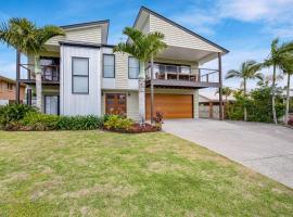 12 Tingira Close Rainbow Beach, loma-asunto kohteessa Rainbow Beach