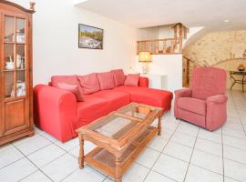 Nice Home In Cessenon Sur Orb With 2 Bedrooms, hotel cu parcare din Cessenon