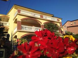 Bed & Breakfast Ružica, hotel in Novi Vinodolski