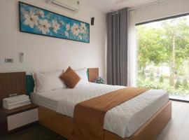 Sun Blush Villas & Resort Hòa Bình: Hòa Bình şehrinde bir otel