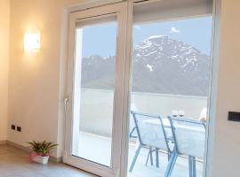 Attico Bella Vista, hótel í Dubino