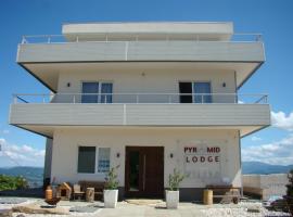 HOTEL Pyramid Lodge, cabin in Visoko