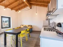 Ca Cia - Yellow Flat Gardone