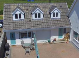 Sea dream lodge -coastal location/sea views/self-contained, cabin in Southerndown