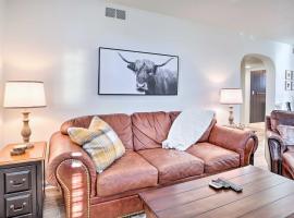 Cozy Rapid City Retreat Perfect for Exploring!, hytte i Rapid City