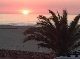 DOMUS，位于鲁西隆地区卡内的酒店