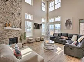 Inviting Hideout Townhome with Balcony and Lake Views!