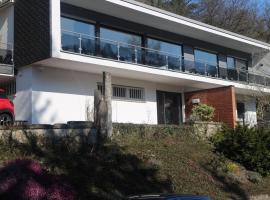 Großzügiges Zimmer mit Terrasse am Rheinsteig