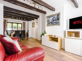 Sunshine Cottage by Happy Sunshine Stay, viešbutis mieste Golborne, netoliese – Haydock hipodromas