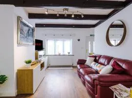 Sunshine Cottage by Happy Sunshine Stay