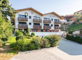 Lapis Monti - Apartments & Suites, hotel v destinaci Burgusio