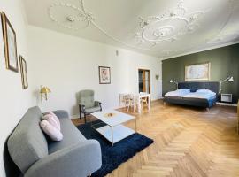 aday - Frederikshavn City Center - Luxurious room, hotell i Frederikshavn