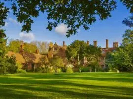 Breathtaking Elizabethan Manor House