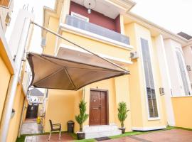 Executive 4 bedroom house, hotel v destinaci Lagos