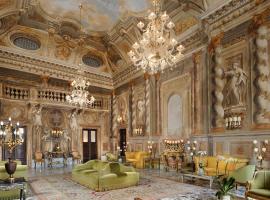 Grand Hotel Continental Siena - Starhotels Collezione, hotelli Sienassa