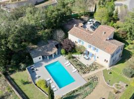 Bastide du Bonheur Saint Donat, hotel v destinaci Gréoux-les-Bains