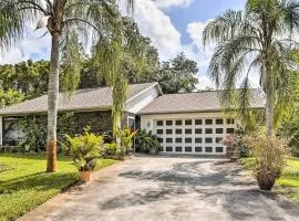 Updated Fort Myers Escape with Screened Lanai!