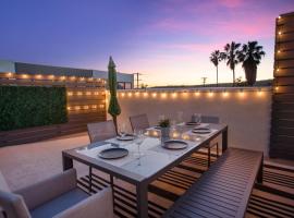 LA #FleetWeek Home with Private Rooftop near #DTLA, hotel v destinácii San Pedro