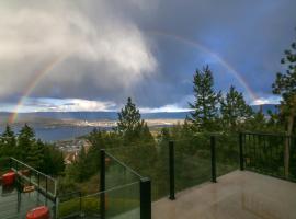 Honeymoon Suite, hotel sa West Kelowna