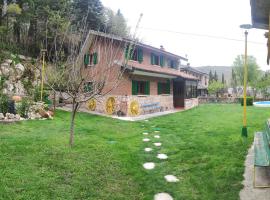 Casa Rural El Edén del Ungría, hotel-fazenda em Caspueñas