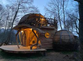 Les Cabanes De Pyrene, rezort v destinaci Cazarilh