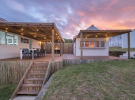 Live Simply Beach House, hotel v destinaci Stilbaai