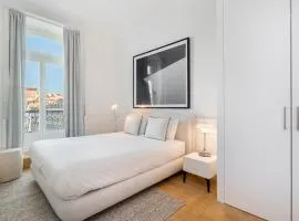 WHome The Boulevard Prime Location with AC & Elevator