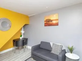 Luxury Living - Lovely 1 Bedroom Apartment