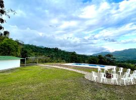 El Veranito Casita de Campo, hotel in Villeta