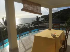 Suite Villa au bord de la mer chez Saloua, budgethotel i Chirongui