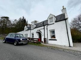 1 Keepers Cottage Skeabost Bridge Isle Of Skye, hotel v destinaci Skeabost