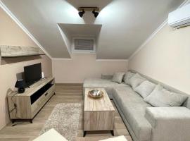 Vivko Apartments，位于大格拉迪什泰的带停车场的酒店